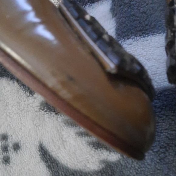 J.Crew Taupe Almond Toe Square Gem Embellishment 3 Inch Patent Leather Pumps 6.5 - Picture 4 of 16